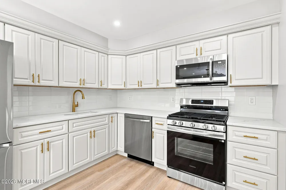 47 Oak Lane Eatontown, NJ 07724