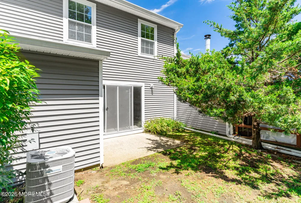 47 Oak Lane Eatontown, NJ 07724