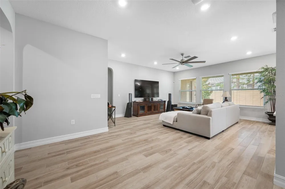 18308 LEAFMORE STREET Lutz, FL 33548