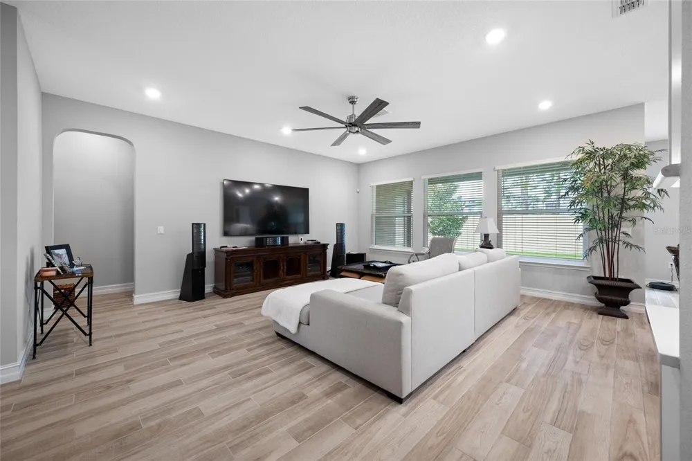18308 LEAFMORE STREET Lutz, FL 33548