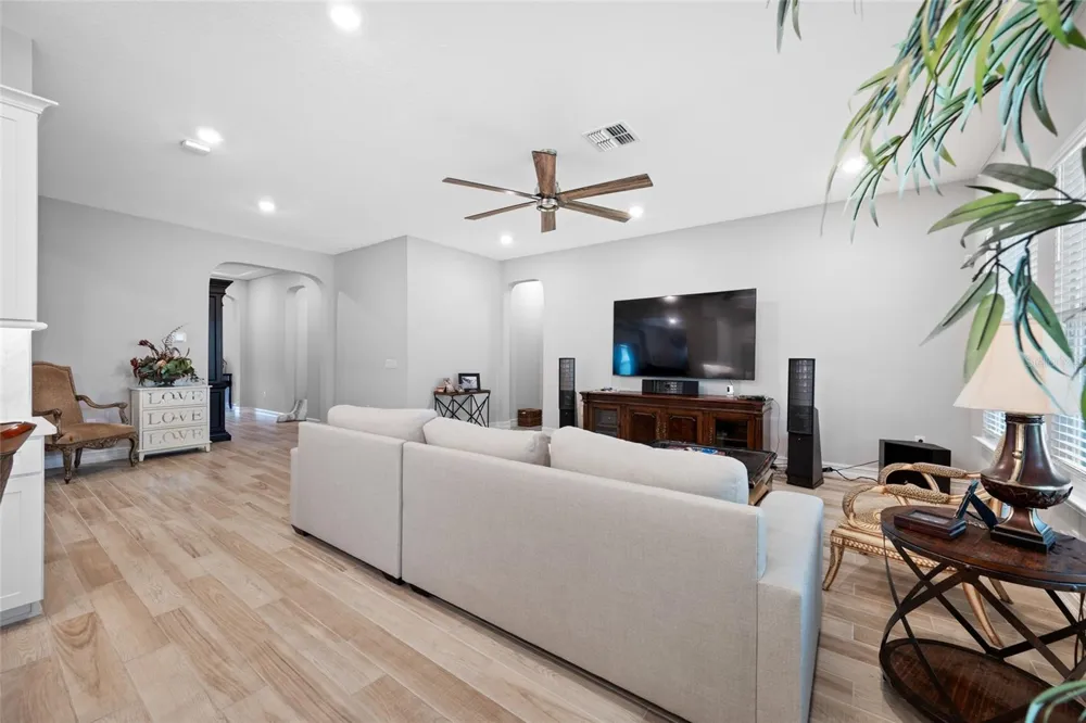 18308 LEAFMORE STREET Lutz, FL 33548