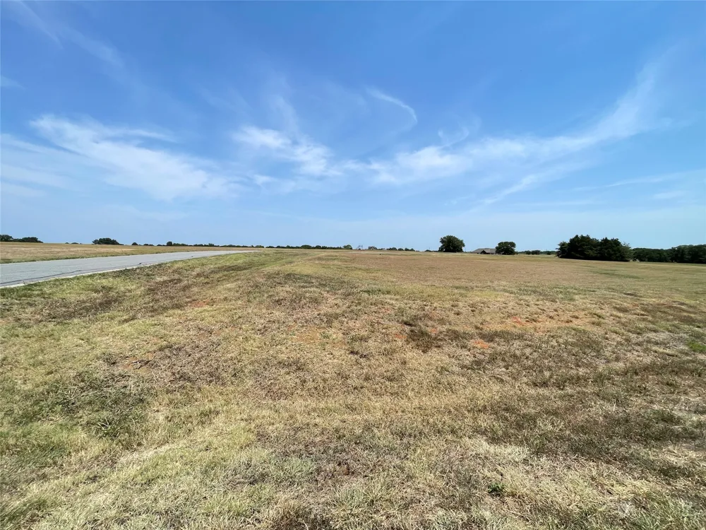 432 Pasadera Circle Gordonville, TX 76245