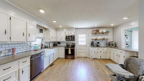 128 Jefferson Ave W