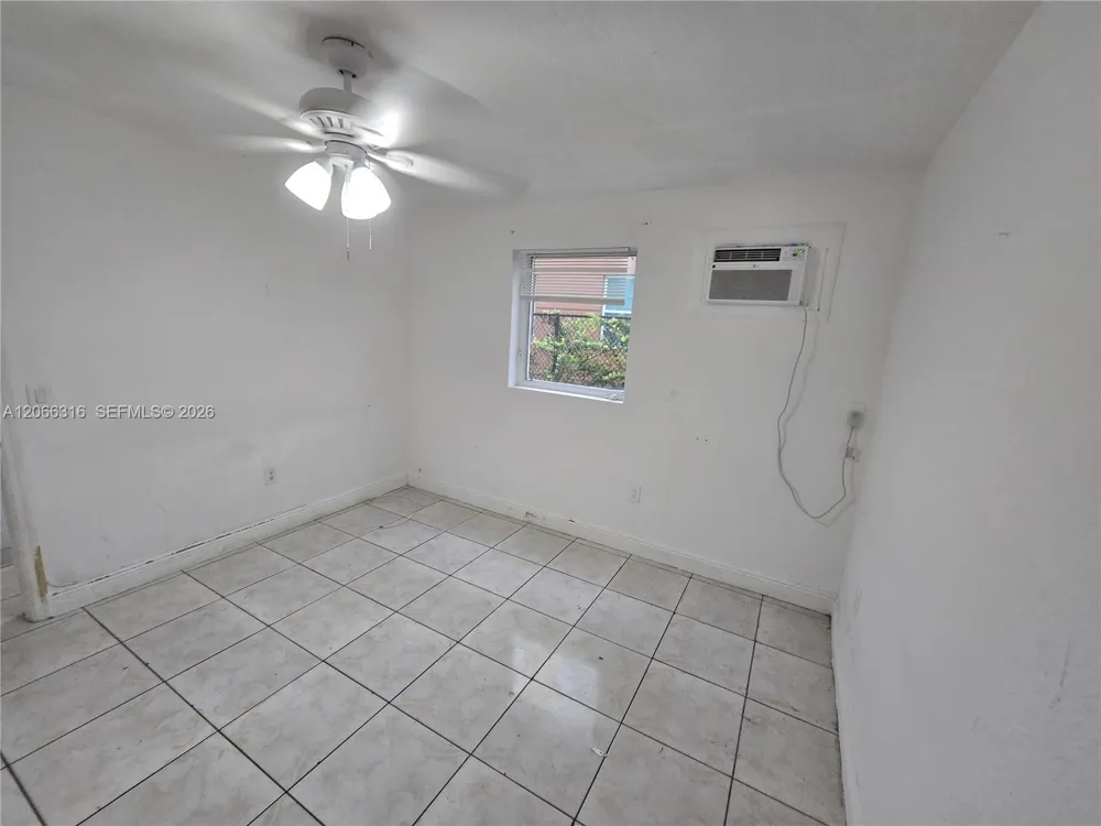 535 NW 7th St #3 Miami, FL 33136