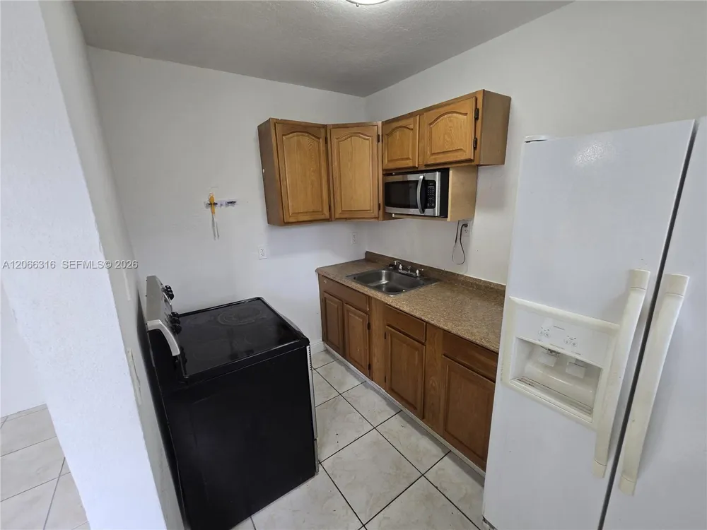535 NW 7th St #3 Miami, FL 33136
