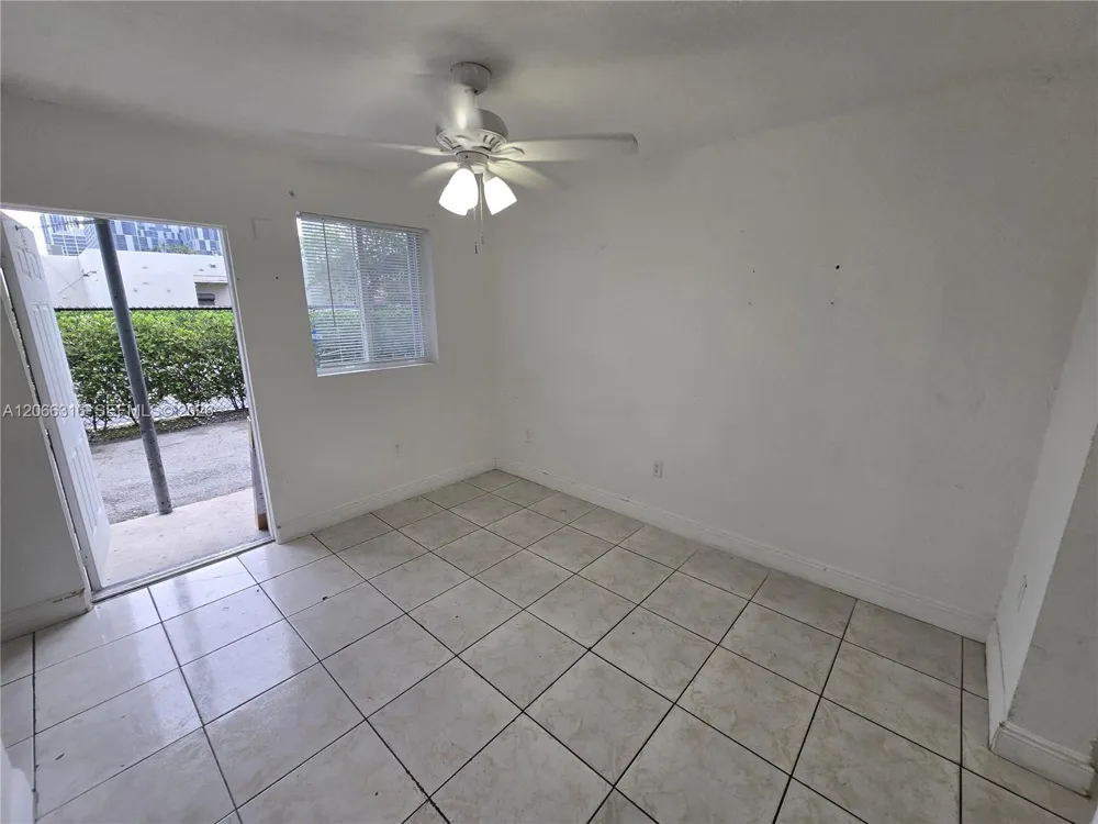 535 NW 7th St #3 Miami, FL 33136