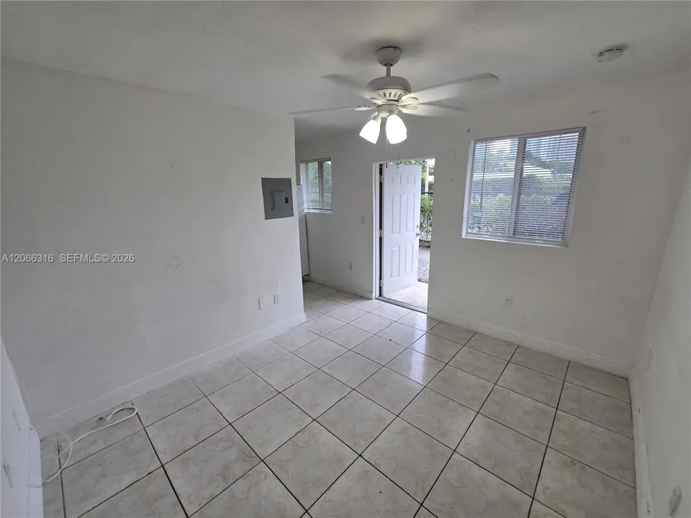535 NW 7th St #3 Miami, FL 33136