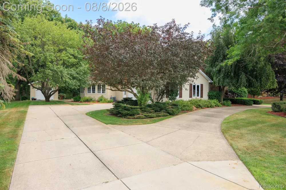 9705 Burning Tree Drive Grand Blanc Charter Township, MI 48439