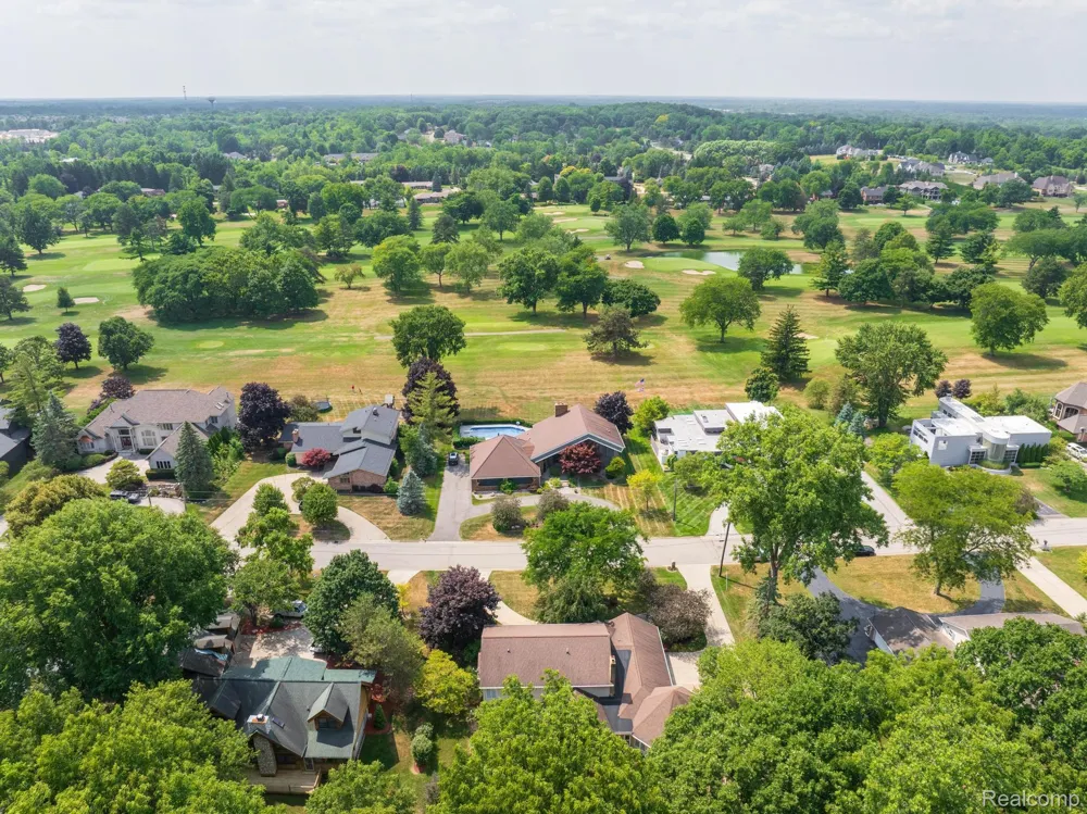 9705 Burning Tree Drive Grand Blanc Charter Township, MI 48439