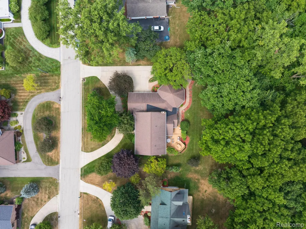 9705 Burning Tree Drive Grand Blanc Charter Township, MI 48439