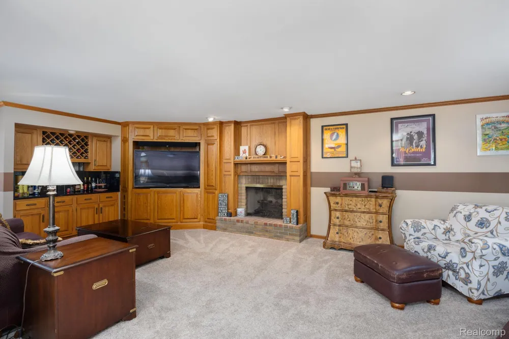 9705 Burning Tree Drive Grand Blanc Charter Township, MI 48439