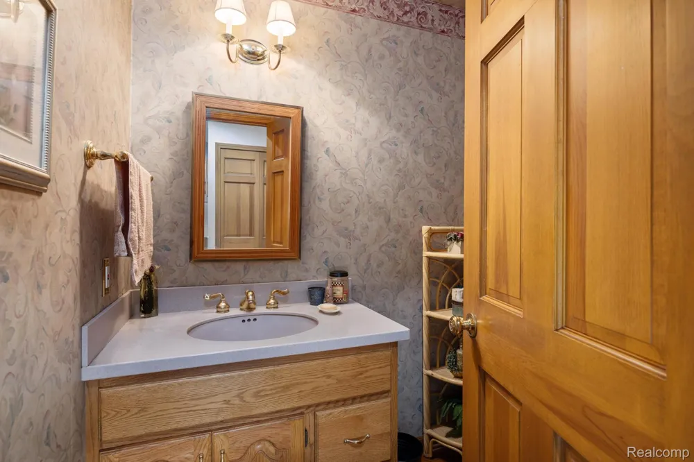 9705 Burning Tree Drive Grand Blanc Charter Township, MI 48439