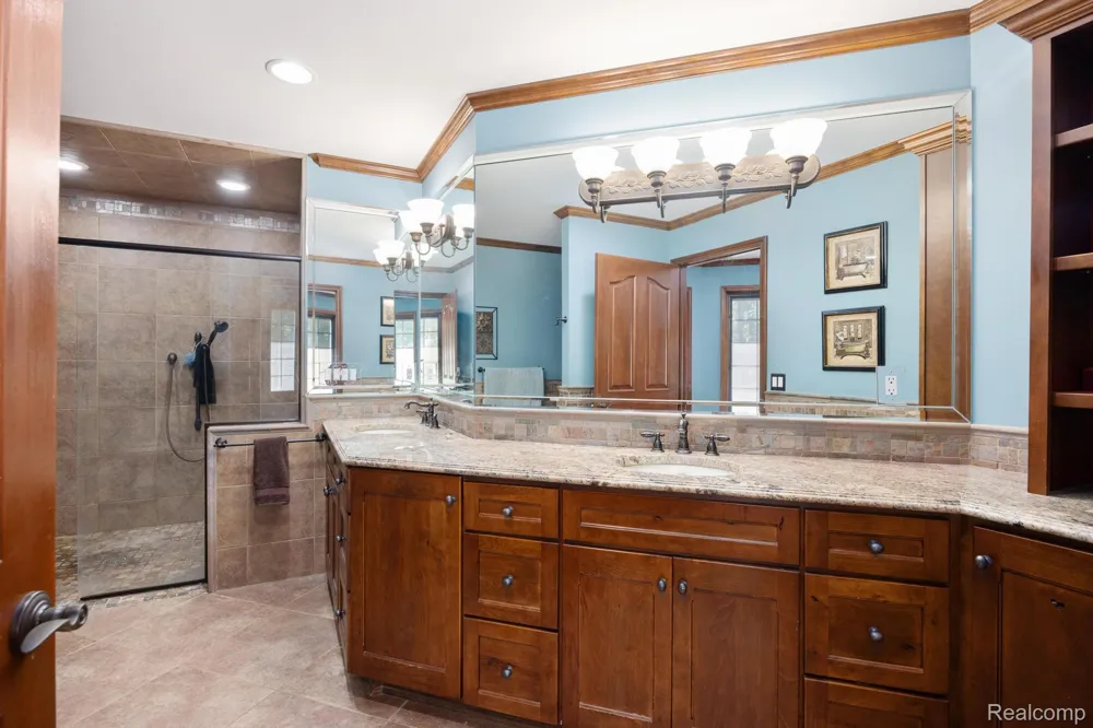 9705 Burning Tree Drive Grand Blanc Charter Township, MI 48439