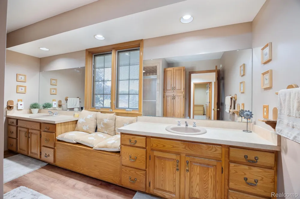 9705 Burning Tree Drive Grand Blanc Charter Township, MI 48439