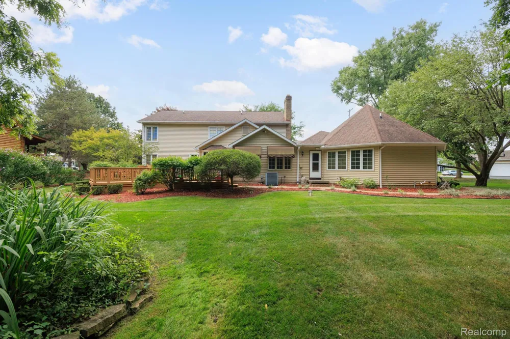 9705 Burning Tree Drive Grand Blanc Charter Township, MI 48439