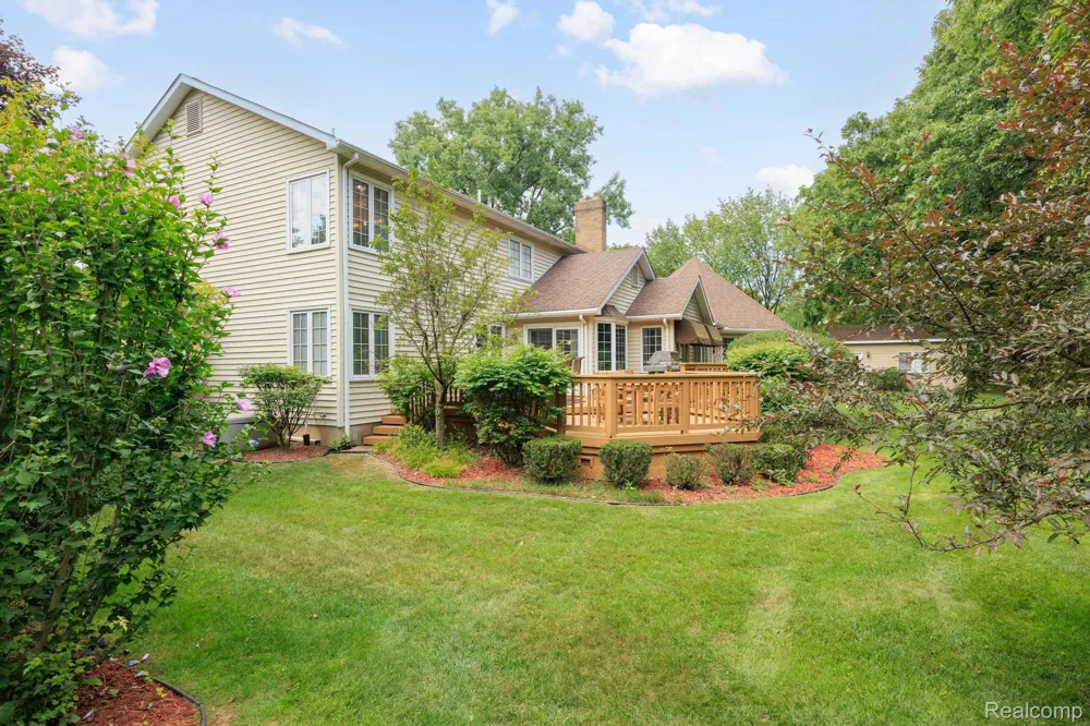 9705 Burning Tree Drive Grand Blanc Charter Township, MI 48439