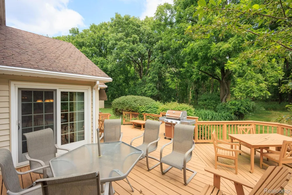 9705 Burning Tree Drive Grand Blanc Charter Township, MI 48439
