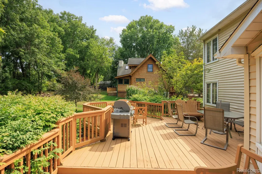 9705 Burning Tree Drive Grand Blanc Charter Township, MI 48439