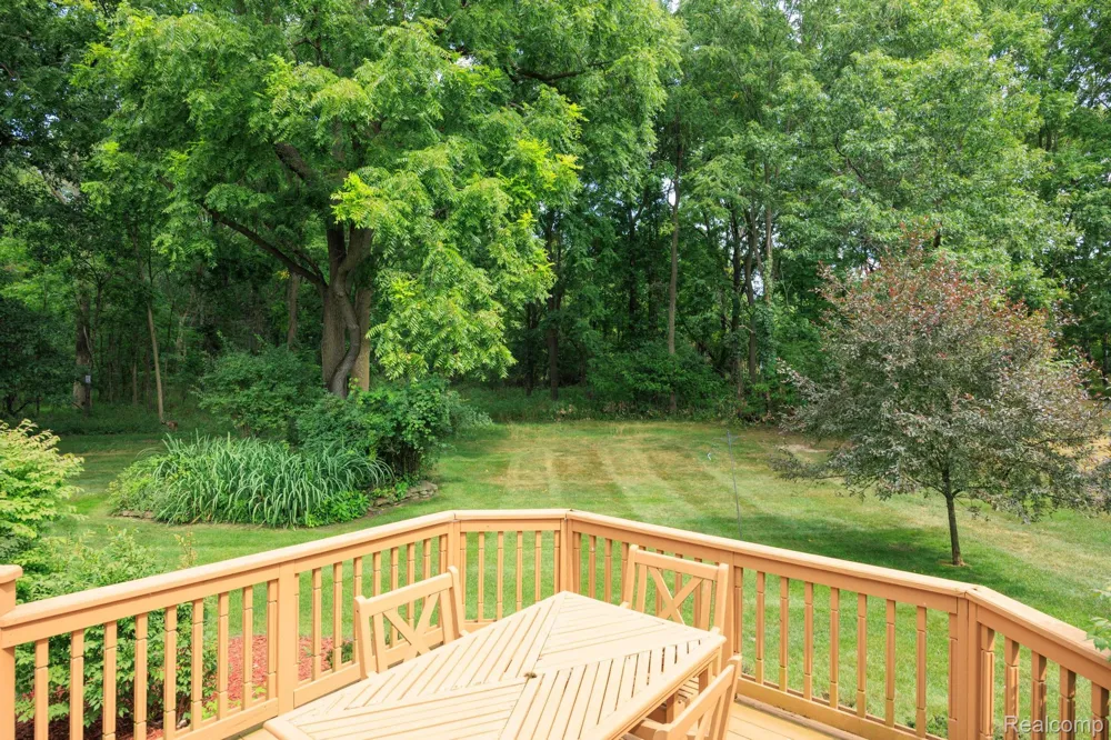 9705 Burning Tree Drive Grand Blanc Charter Township, MI 48439