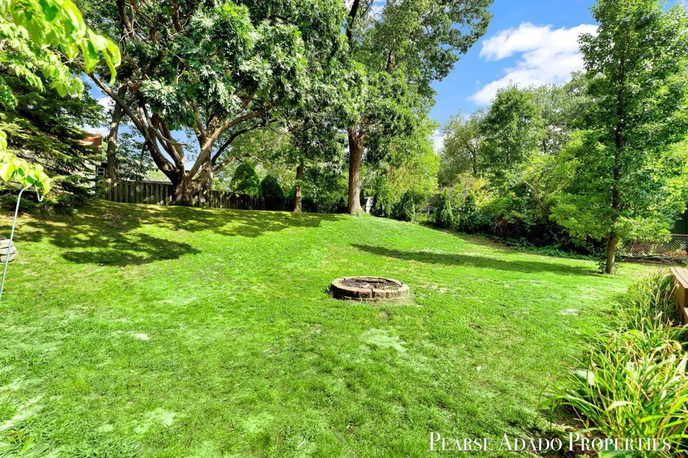 5822 Burgis Avenue SE Kentwood City, MI 49508