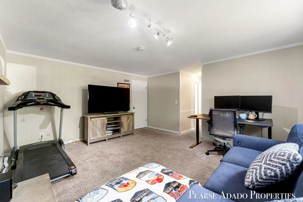 5822 Burgis Avenue SE Kentwood City, MI 49508