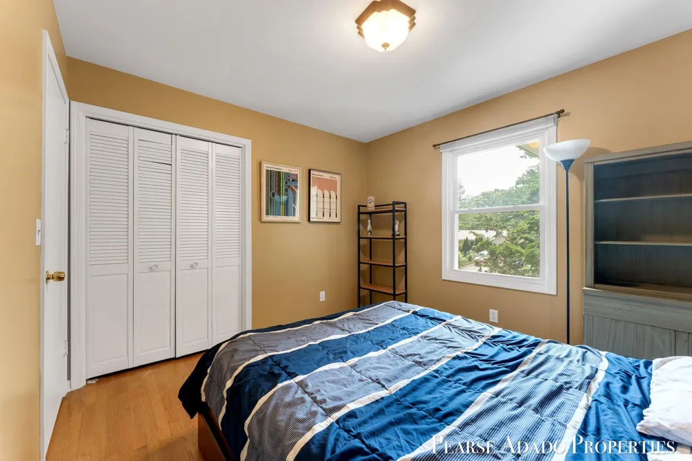 5822 Burgis Avenue SE Kentwood City, MI 49508