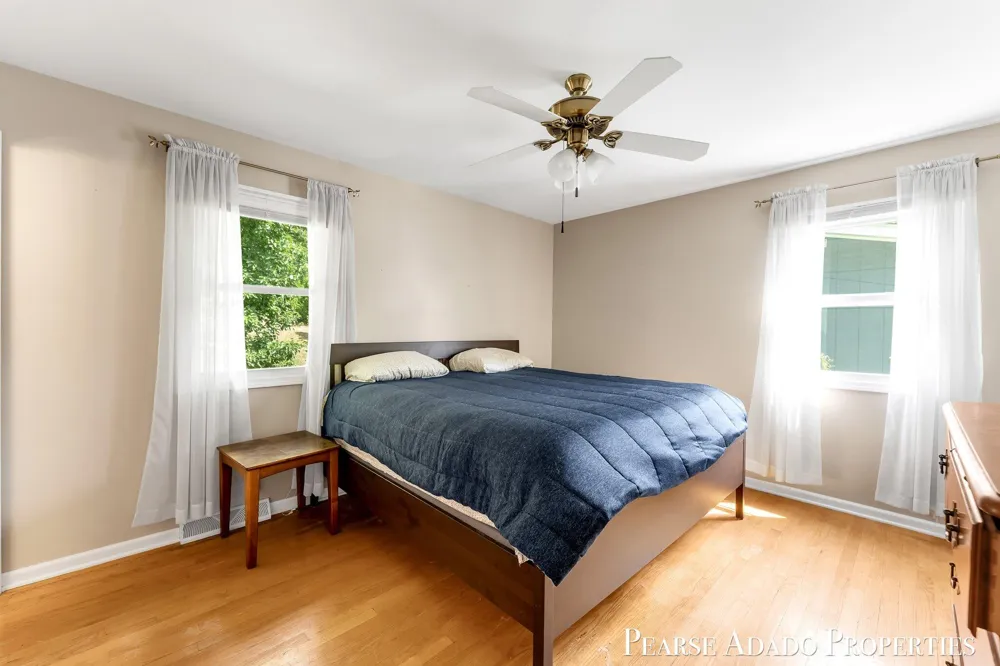 5822 Burgis Avenue SE Kentwood City, MI 49508