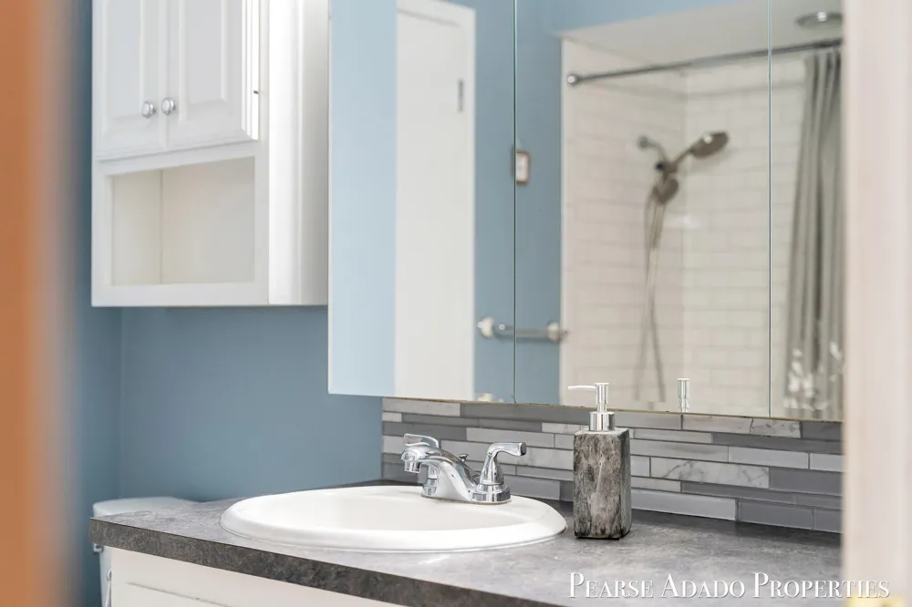 5822 Burgis Avenue SE Kentwood City, MI 49508
