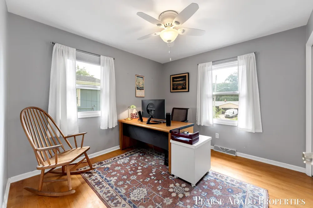 5822 Burgis Avenue SE Kentwood City, MI 49508