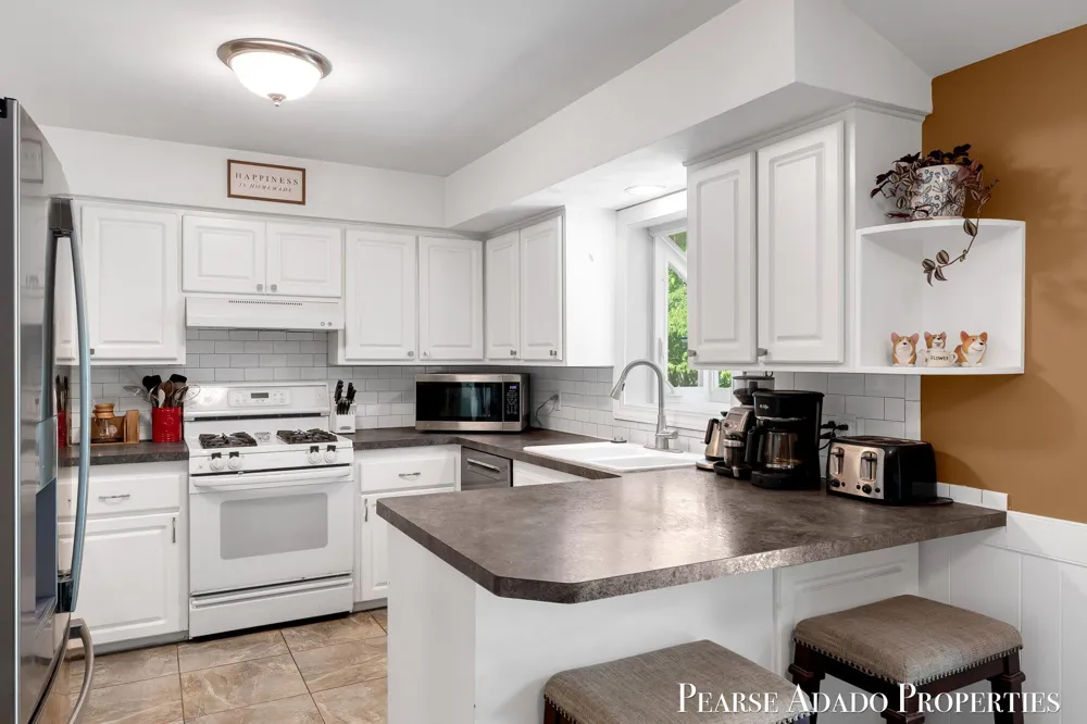 5822 Burgis Avenue SE Kentwood City, MI 49508