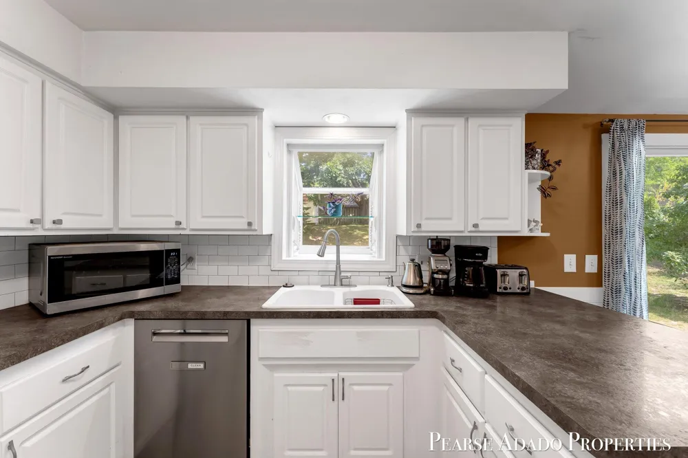 5822 Burgis Avenue SE Kentwood City, MI 49508