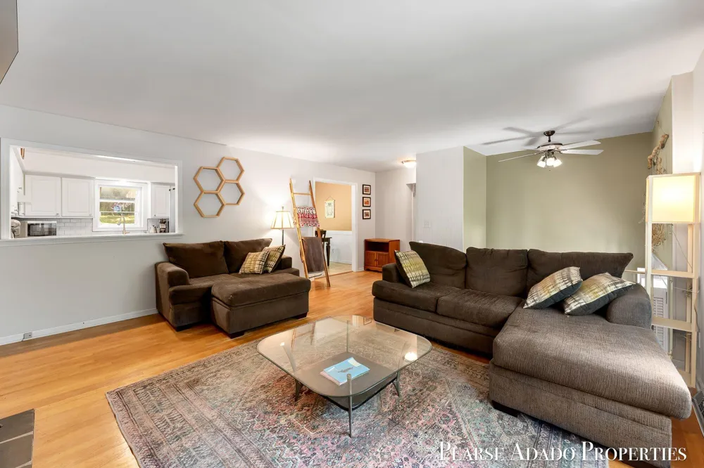 5822 Burgis Avenue SE Kentwood City, MI 49508