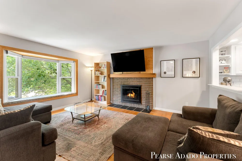 5822 Burgis Avenue SE Kentwood City, MI 49508