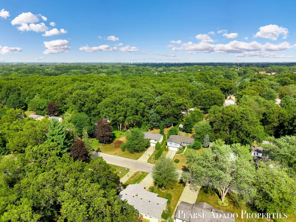 5822 Burgis Avenue SE Kentwood City, MI 49508