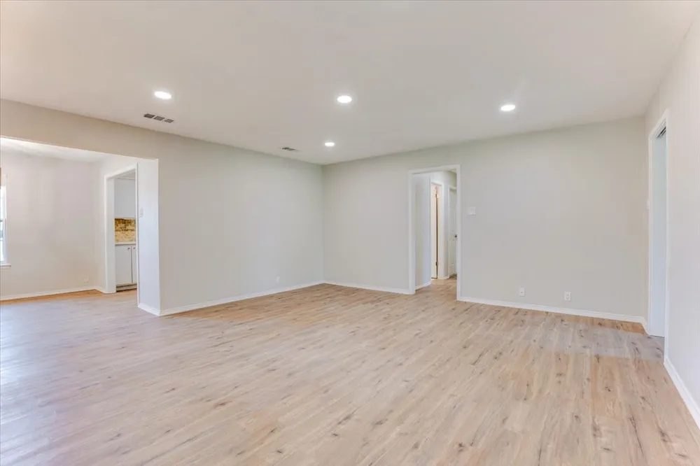 104 Pontiac Drive Lake Kiowa, TX 76240