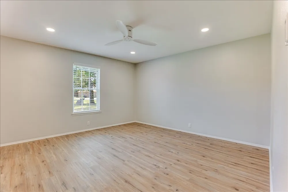 104 Pontiac Drive Lake Kiowa, TX 76240