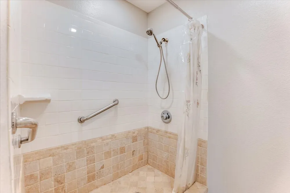 104 Pontiac Drive Lake Kiowa, TX 76240
