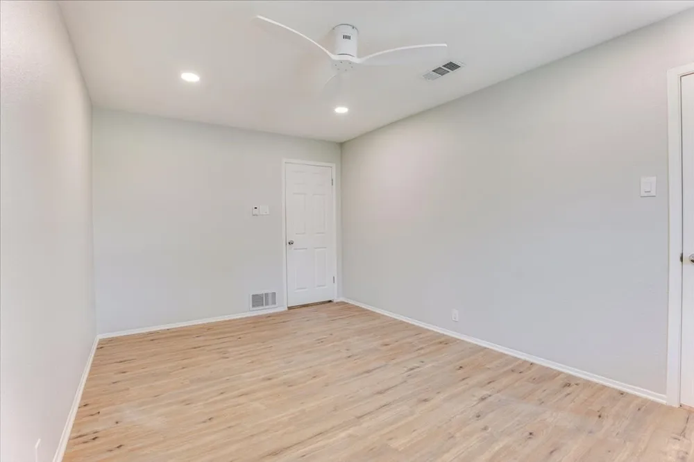 104 Pontiac Drive Lake Kiowa, TX 76240