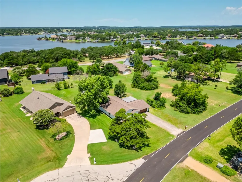 104 Pontiac Drive Lake Kiowa, TX 76240
