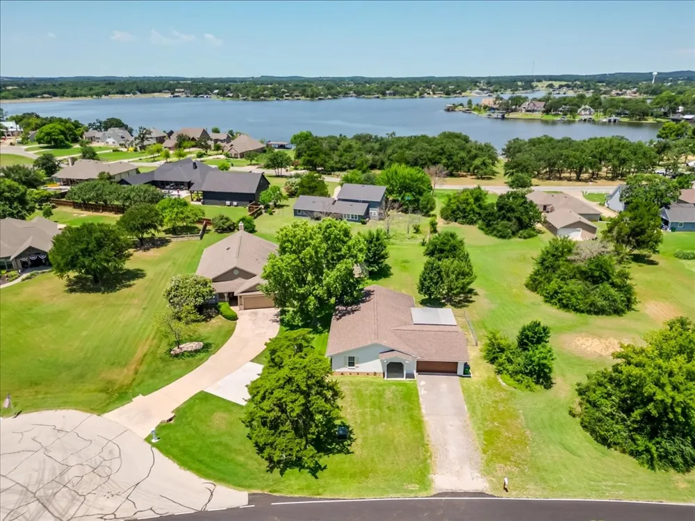 104 Pontiac Drive Lake Kiowa, TX 76240