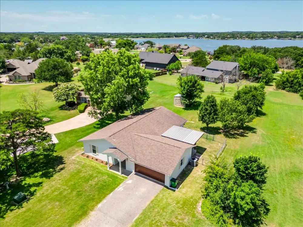 104 Pontiac Drive Lake Kiowa, TX 76240