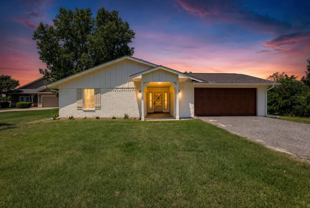 104 Pontiac Drive Lake Kiowa, TX 76240