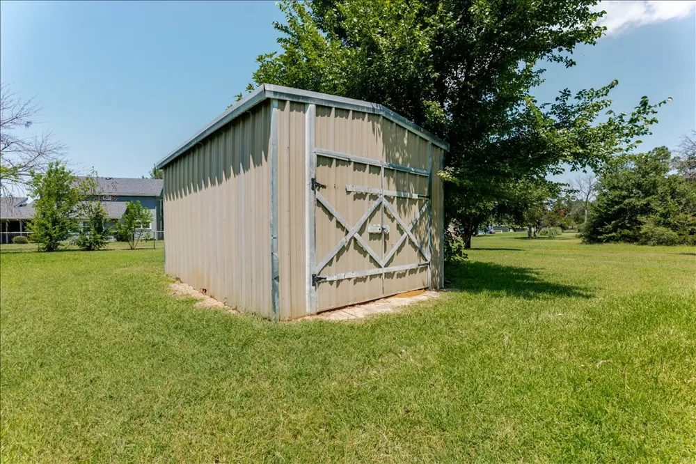104 Pontiac Drive Lake Kiowa, TX 76240
