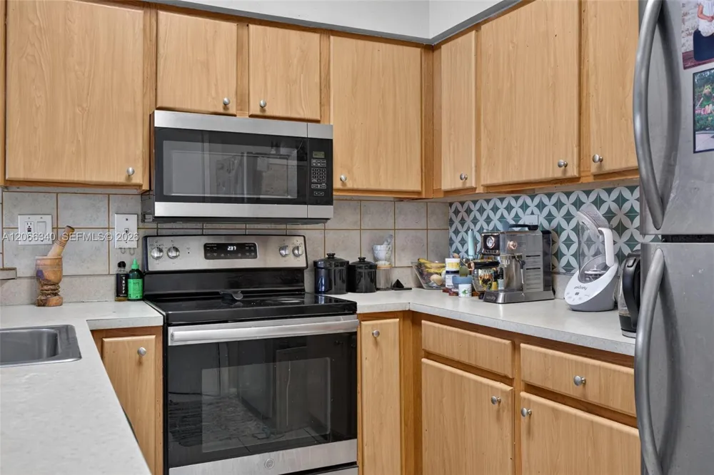 2445 SW 18th Ter #807 Fort Lauderdale, FL 33315