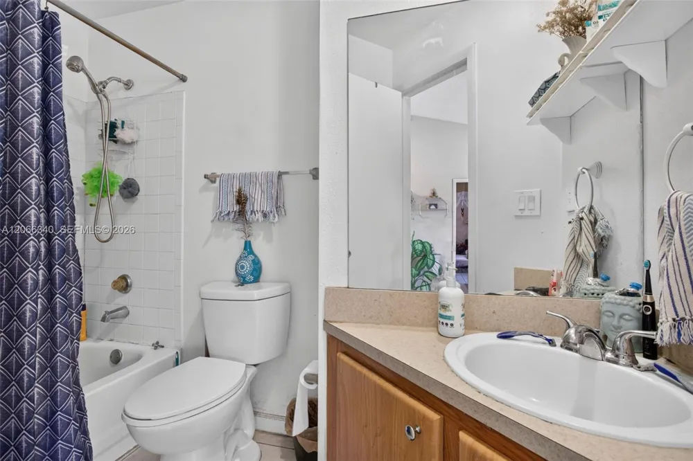 2445 SW 18th Ter #807 Fort Lauderdale, FL 33315
