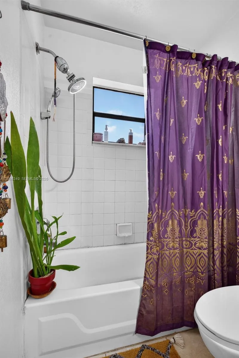 2445 SW 18th Ter #807 Fort Lauderdale, FL 33315