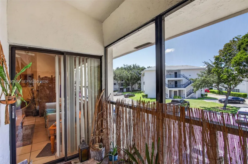 2445 SW 18th Ter #807 Fort Lauderdale, FL 33315