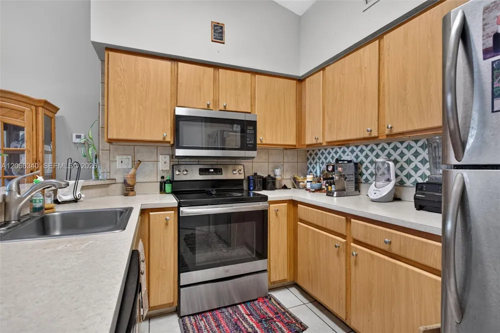 2445 SW 18th Ter #807 Fort Lauderdale, FL 33315