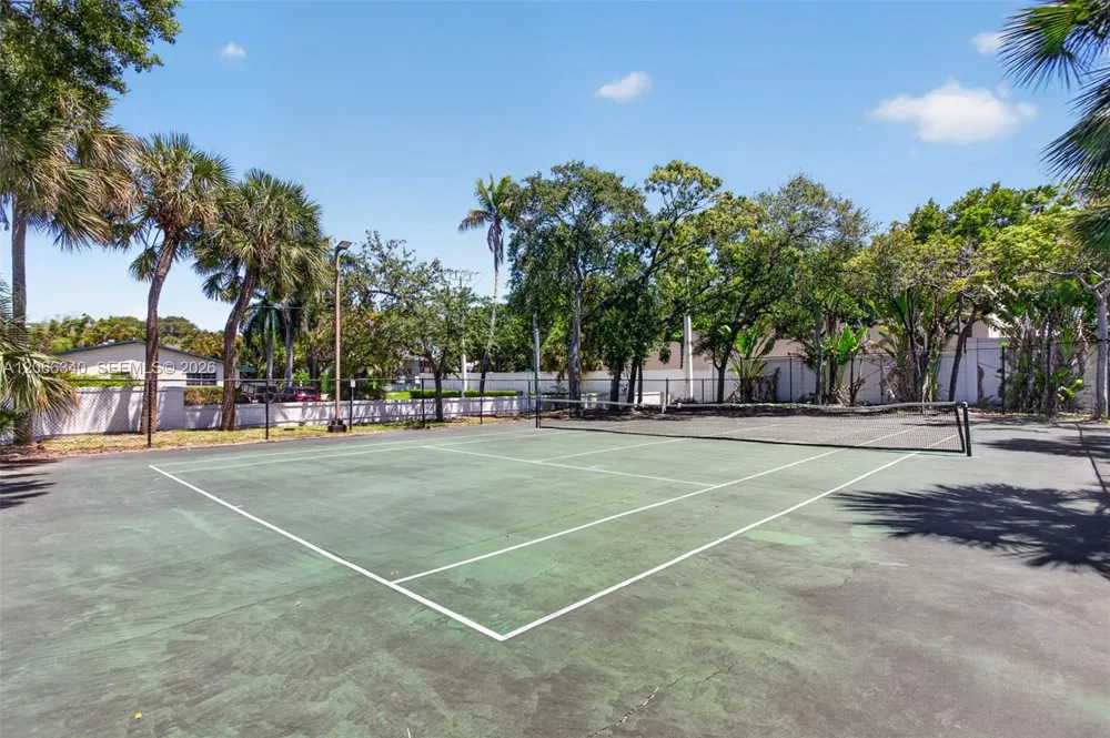 2445 SW 18th Ter #807 Fort Lauderdale, FL 33315