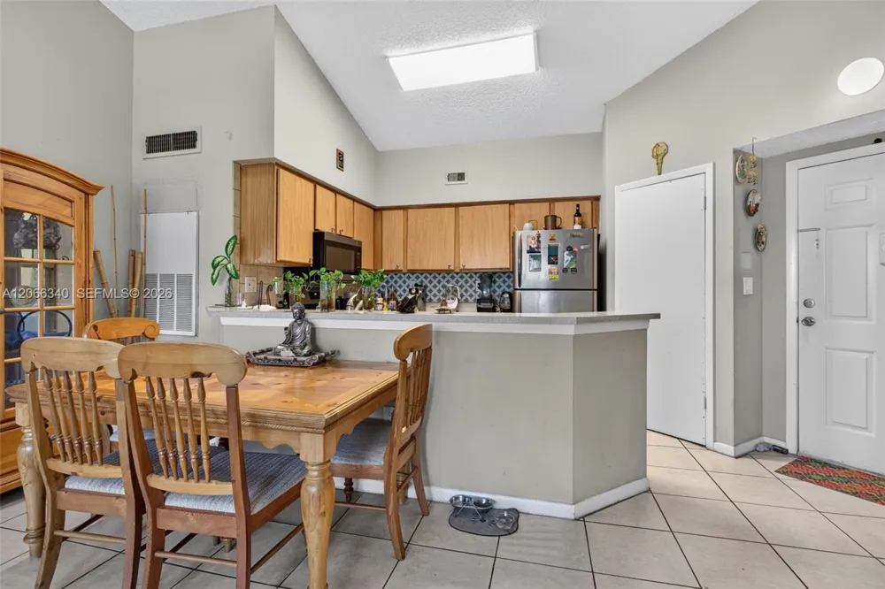 2445 SW 18th Ter #807 Fort Lauderdale, FL 33315